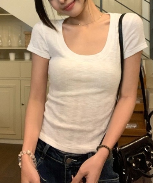 Vipoa（ヴィポア）の「U-neck slim tee（Tシャツ/カットソー・レディース・ホワイト/ブルー/レッド/オレンジ・FREE）」の7枚目の写真