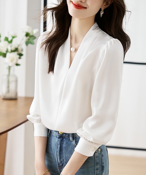 ReRe(リリ)の「Vネック×ギャザー袖ブラウス(シャツ/ブラウス・レディース・ホワイト/グレー/ブラック・MEDIUM/X-LARGE/LARGE)」の8枚目の写真