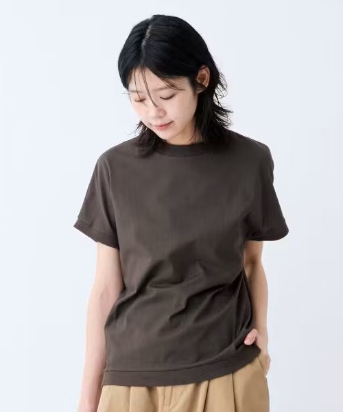 THREE FIFTY STANDARD(スリーフィフティースタンダード)の「THREE FIFTY STANDARD 汗じみ軽減機能付き切り替えデザインTシャツ(Tシャツ/カットソー・レディース・ベージュ/チャコールグレー/杢グレー・M/L/LL)」の2枚目の写真
