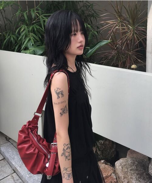 FLAREUP(フレアアップ)の「Draped Leather Bag (FL-745_Red)(ショルダーバッグ・レディース・レッド・OS)」の10枚目の写真