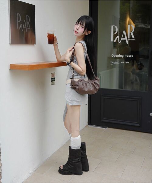 FLAREUP(フレアアップ)の「Draped Leather Bag (FL-745_Red)(ショルダーバッグ・レディース・レッド・OS)」の12枚目の写真
