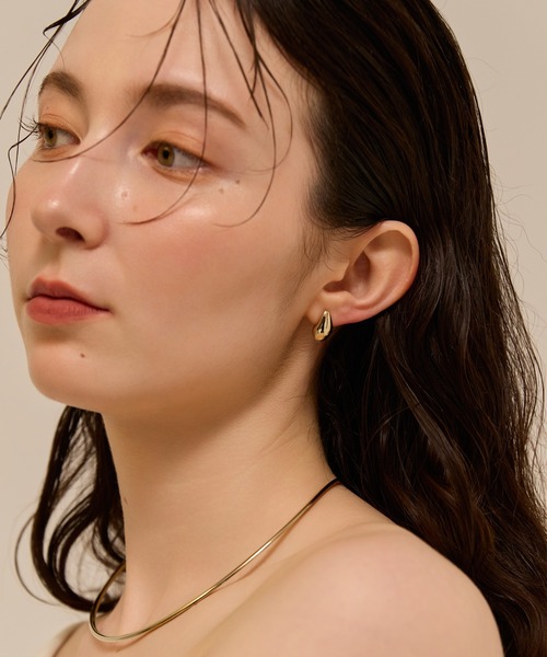 Phoebe(フィービィー)の「【金属アレルギー対応】【痛くないシリーズ】パフメタルライトフィットイヤリング/ニッケルフリー 小ぶりイヤリング ぷっくり(イヤリング・レディース・イエローゴールド/シルバー・FREE)」の6枚目の写真