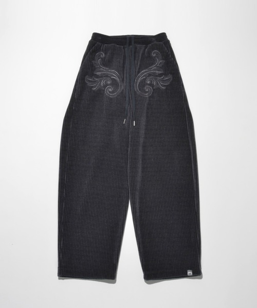 SUPERTHANKS(スーパーサンクス)の「<オリジナル刺繍>ストレッチコーデュロイサイドタックバルーンパンツStretch corduroy Side-tuck balloon pants(その他パンツ・メンズ・ブラック/チャコールグレー・L/M/S)」の4枚目の写真