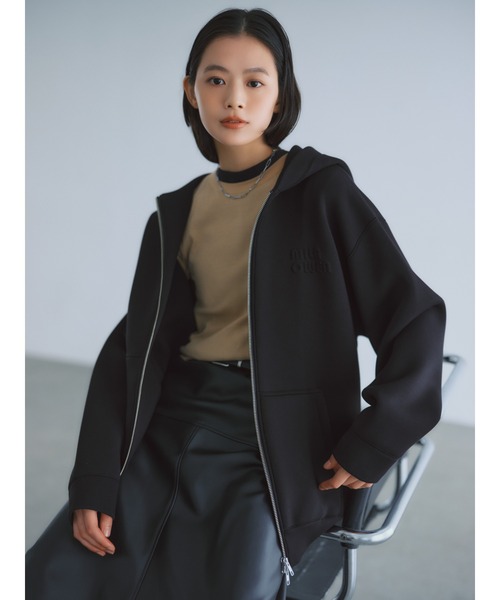 Mila Owen(ミラオーウェン)の「強撚シアーフライスちびTシャツ(Tシャツ/カットソー・レディース・グレー/ブラック/ベージュ/ホワイト・F)」の7枚目の写真