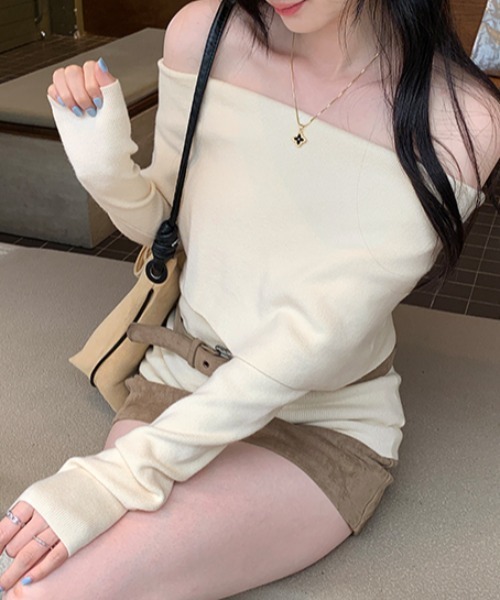 AMAJI（アマジ）の「オフショルダー タイトニットトップス（ニット/セーター・レディース・ブラック/ベージュ/グレー・SMALL/MEDIUM/LARGE）」の6枚目の写真
