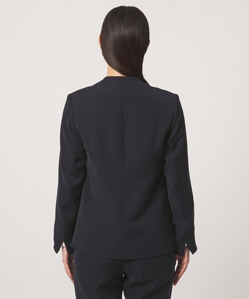 A DAY IN THE LIFE UNITED ARROWS(アデイインザライフユナイテッドアローズ)の「ダブルクロス Vネックジャケット ‐セットアップ対応・ウォッシャブル‐<A DAY IN THE LIFE>(ノーカラージャケット・レディース・ネイビー/ブラック/ダークグレー・38/40/36)」の5枚目の写真