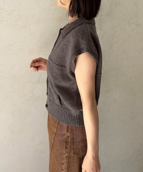 Thevon(ゼボン)の「襟付きフレンチニットベスト(カーディガン/ボレロ・レディース・ブラウン/チャコールグレー/アイボリー・FREE)」の9枚目の写真