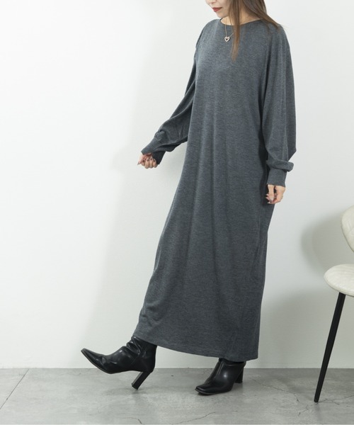 JOCOSA(ジョコサ)の「ウールニット ドルマンスリーブ風 ロングワンピ(ワンピース・レディース・ブラック/チャコール・FREE)」の1枚目の写真