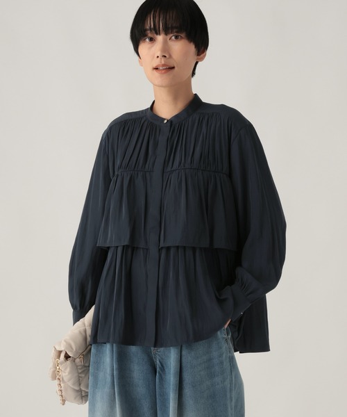 Elura(エルーラ)の「パウダーサテンブラウス/1078718(シャツ/ブラウス・レディース・グレイッシュベージュ/ネイビー/モカ・FREE)」の3枚目の写真