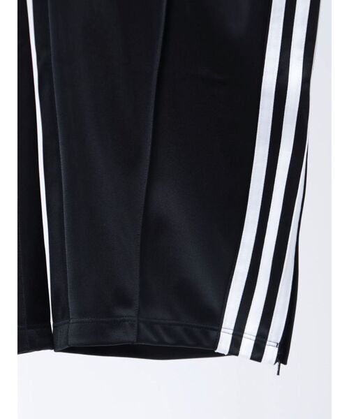 Now me. by NYLON JAPAN（ナウミーバイナイロンジャパン）の「【adidas】FIREBIRD BARREL PANTS（スウェットパンツ・レディース・レッド/ブラウン/ブラック・SMALL/LARGE/MEDIUM）」の8枚目の写真