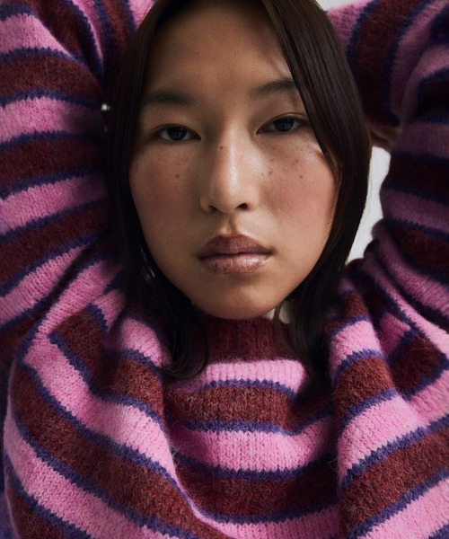 VANS（バンズ）の「ウィメンズ ROLLINS ストライプセーター / Rollins Stripe Sweater Poppy Elm VN000U4AHCT1（ニット/セーター・レディース・ピンク・LARGE/MEDIUM）」の7枚目の写真
