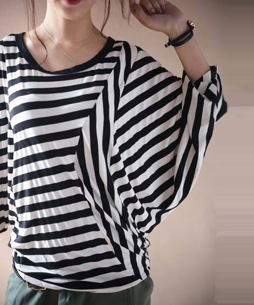 antiqua(アンティカ)の「ボーダー変形トップス(Tシャツ/カットソー・レディース・グレー系その他/ホワイト系その他・M)」の1枚目の写真