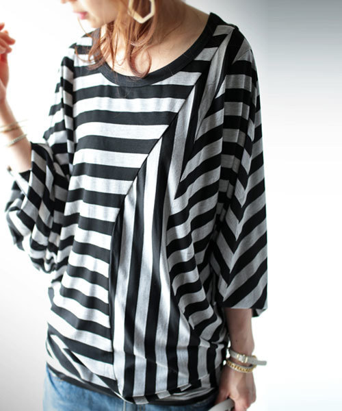 antiqua(アンティカ)の「ボーダー変形トップス(Tシャツ/カットソー・レディース・グレー系その他/ホワイト系その他・M)」の2枚目の写真