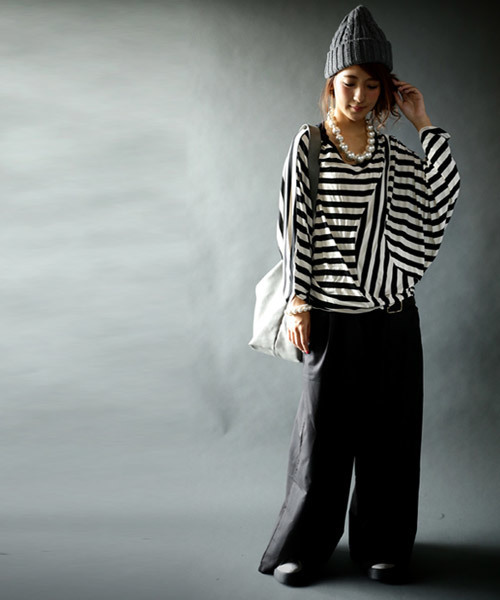 antiqua(アンティカ)の「ボーダー変形トップス(Tシャツ/カットソー・レディース・グレー系その他/ホワイト系その他・M)」の6枚目の写真