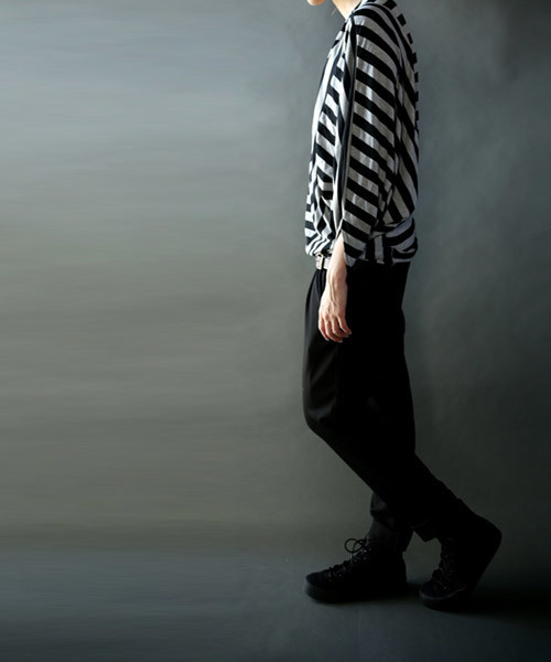 antiqua(アンティカ)の「ボーダー変形トップス(Tシャツ/カットソー・レディース・グレー系その他/ホワイト系その他・M)」の8枚目の写真