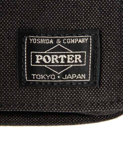 PORTER（ポーター）の「PORTER SMOKY WAIST BAG <B印 YOSHIDA SELECT>（ボディバッグ/ウエストポーチ・メンズ・ブラック・ONE SIZE）」の8枚目の写真
