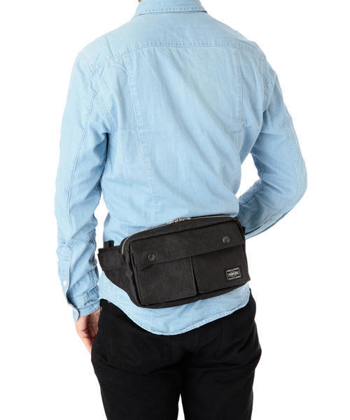 PORTER（ポーター）の「PORTER SMOKY WAIST BAG <B印 YOSHIDA SELECT>（ボディバッグ/ウエストポーチ・メンズ・ブラック・ONE SIZE）」の9枚目の写真