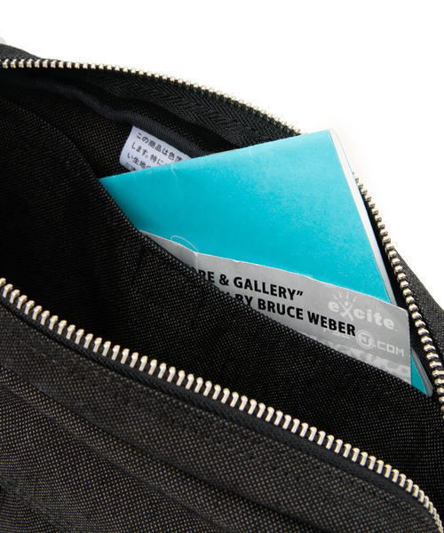 PORTER（ポーター）の「PORTER SMOKY WAIST BAG <B印 YOSHIDA SELECT>（ボディバッグ/ウエストポーチ・メンズ・ブラック・ONE SIZE）」の13枚目の写真