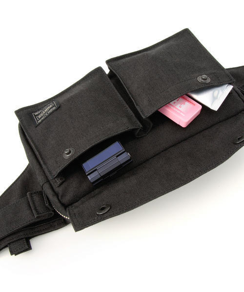 PORTER（ポーター）の「PORTER SMOKY WAIST BAG <B印 YOSHIDA SELECT>（ボディバッグ/ウエストポーチ・メンズ・ブラック・ONE SIZE）」の15枚目の写真
