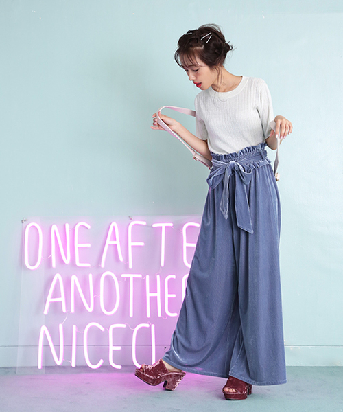 one after another NICE CLAUP（ワンアフターアナザーナイスクラップ）の「コーデュロイ風カットベロアパンツ（その他パンツ・レディース・ピンク/サックスブルー/ブラック/パープル・FREE）」の21枚目の写真