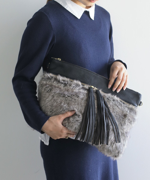 Anemone アネモネ の レザータッセルとフェイクファーの2wayバッグ クラッチバッグ Wear