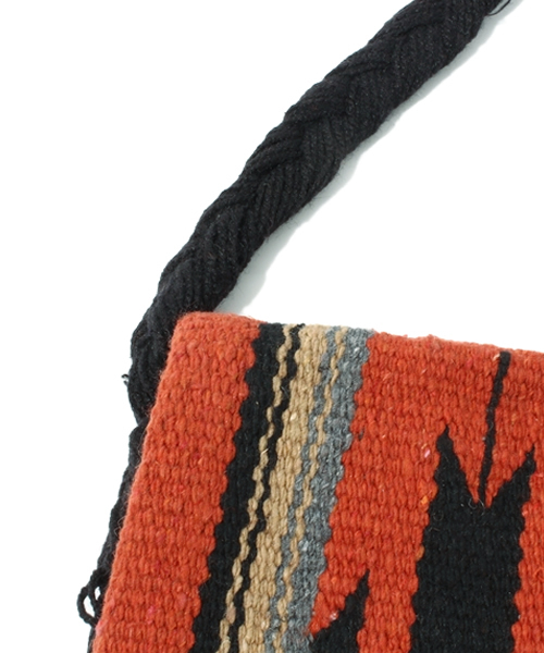 Free Peddler Market(フリーペドラーマーケット)の「ラグショルダークラッチBAG(クラッチバッグ・レディース・オレンジ/ブラック・FREE)」の4枚目の写真