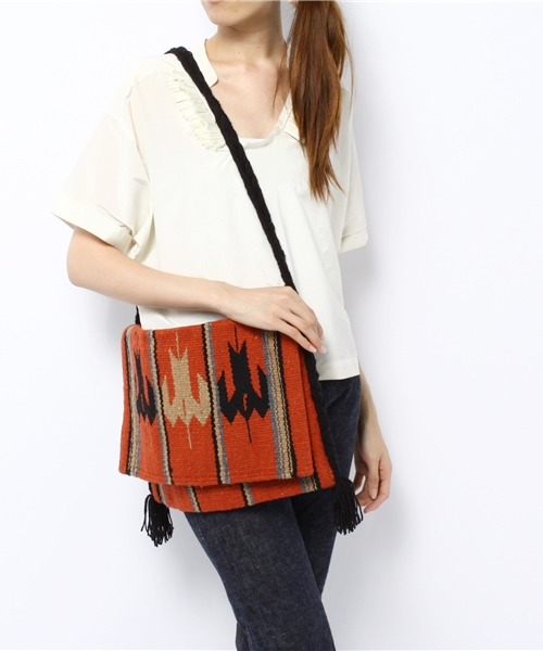 Free Peddler Market(フリーペドラーマーケット)の「ラグショルダークラッチBAG(クラッチバッグ・レディース・オレンジ/ブラック・FREE)」の8枚目の写真