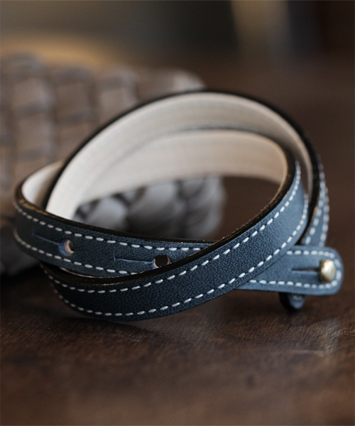 NANO universe（ナノユニバース）の「BARK TANNAGE(バークタンネイジ)/ ナロー2重ブレスレット（ブレスレット・メンズ・レッド/ネイビー/ブラウン/ダークブラウン/ブラック・FREE）」の4枚目の写真