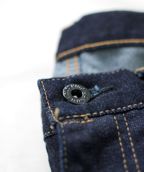 Denime(ドゥニーム)の「【MadeInJapan】スキニーテーパードストレッチセルビッチジーンズ(デニムパンツ・メンズ・インディゴブルー・32inch/34inch/36inch/30 inch)」の11枚目の写真