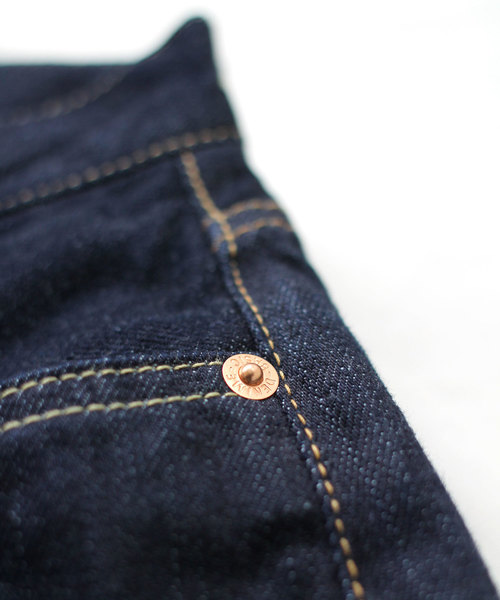 Denime(ドゥニーム)の「【MadeInJapan】スキニーテーパードストレッチセルビッチジーンズ(デニムパンツ・メンズ・インディゴブルー・32inch/34inch/36inch/30 inch)」の12枚目の写真