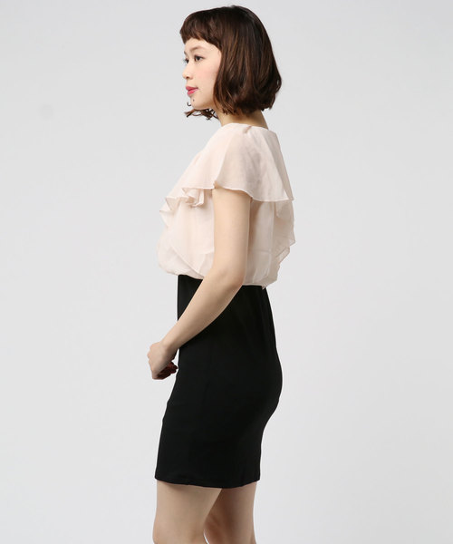 STYLEBLOCK(スタイルブロック)の「大粒パールネックレス付トップスフリルバイカラードッキングワンピースドレス(ドレス・レディース・ベージュ/ネイビー/グレー/オフホワイト/ブルーグリーン/ワイン・FREE)」の8枚目の写真