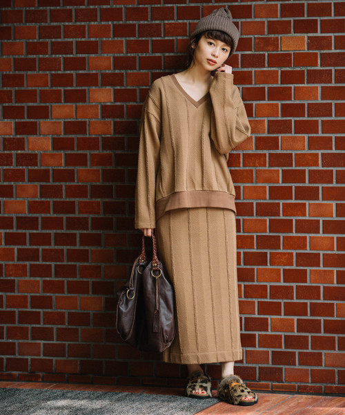 Munich（ミューニック）の「コットンヘリンボーンニット　スリットスカート【セットアップ可】（スカート・レディース・ブラック/ブラウン/グレー/カーキ・S/M/XS）」の12枚目の写真