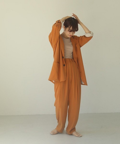 TODAYFUL(トゥデイフル)の「Vintageタックサテンパンツ(その他パンツ・レディース・サックスブルー/オレンジ・36inch/38inch)」の8枚目の写真