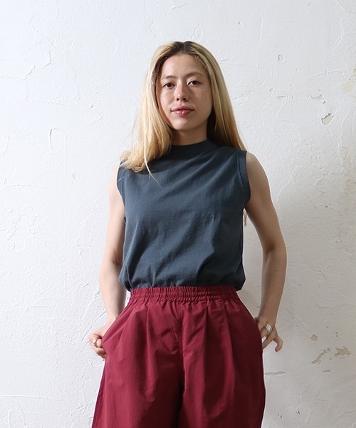 Goodwear(Since1983)(グッドウェア)の「【MADE IN USA】W’s SLEEVELESS TOP/ ウィメンズ スリーブレストップ(タンクトップ・レディース・ホワイト/ブラウン系その他/ブラック系その他/レッド/ナチュラル/グレイッシュベージュ/ライトグリーン/チャコールグレー/ブラック/ブラウン/アクア/グリーン/コバルトブルー/スモークピンク/パープル系その他2/グリーン系その他2/オレンジ系その他/ブルー系その他2/ブラウン系その他2/グレー系その他/コーラルピンク/ネイビー/モスグリーン/オレンジ系その他2/モカ/クリーム/オレンジ系その他3/レッド系その他2/グリーン系その他/パープル系その他/ブルーグリーン/オレンジ/スカイブルー系/グレー系その他2/黄土色系/Cream/ミント・MEDIUM/LARGE)」の4枚目の写真