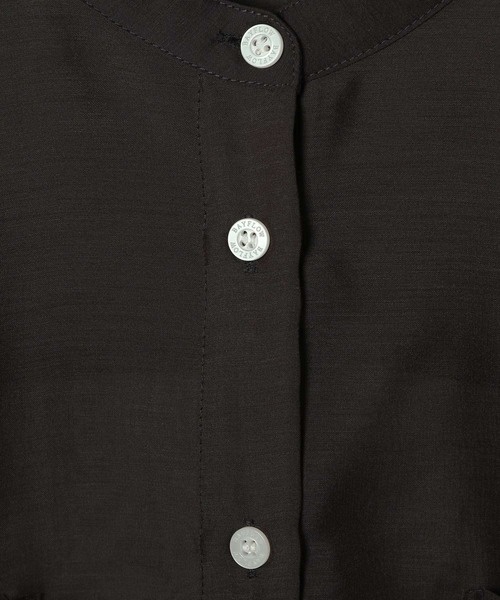 BAYFLOW（ベイフロー）の「シアーバンドカラーシャツ（シャツ/ブラウス・レディース・チャコール/マスタード/ベージュ・FREE）」の7枚目の写真