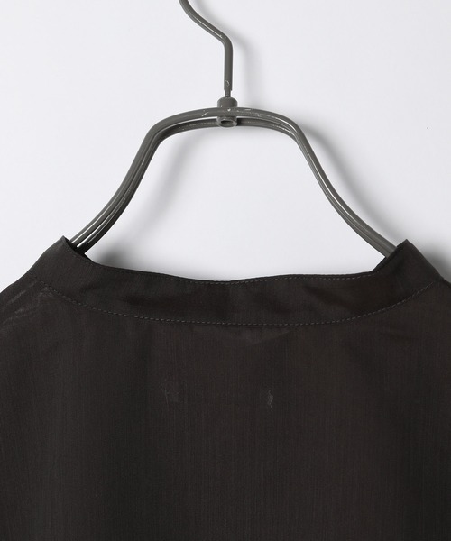 BAYFLOW（ベイフロー）の「シアーバンドカラーシャツ（シャツ/ブラウス・レディース・チャコール/マスタード/ベージュ・FREE）」の13枚目の写真