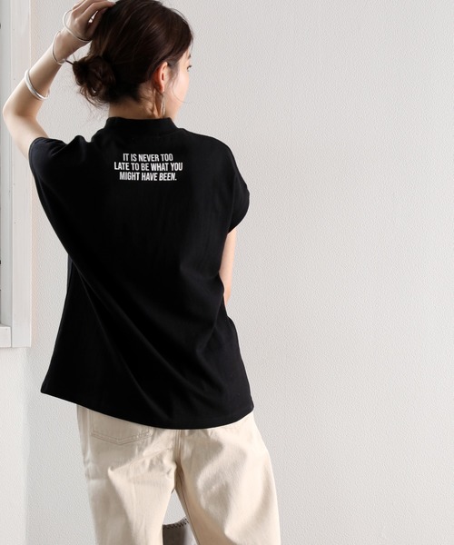 classicalelf（クラシカルエルフ）の「ロゴバックプリント　空紡糸ミドル丈無地モックネックTシャツ(半袖)（Tシャツ/カットソー・レディース・ブラック/ホワイト/ブラウン/ベージュ・LARGE/X-LARGE/MEDIUM）」の8枚目の写真