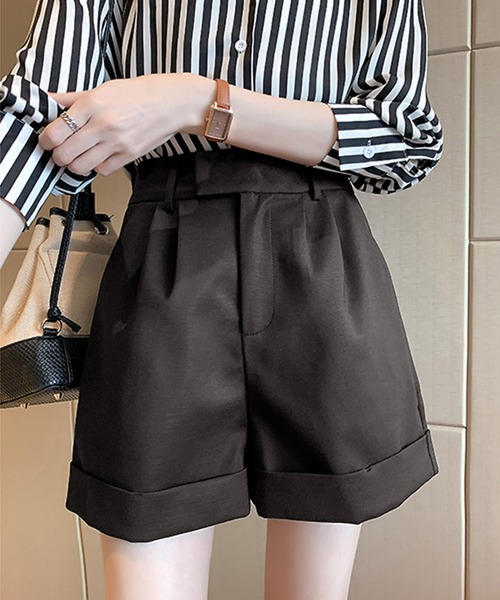 Grandeir(グランディール)の「フロントタック ショートパンツ(その他パンツ・レディース・ホワイト/ブラック/ベージュ・M)」の7枚目の写真