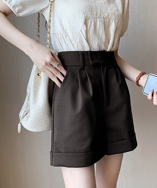 Grandeir(グランディール)の「フロントタック ショートパンツ(その他パンツ・レディース・ホワイト/ブラック/ベージュ・M)」の14枚目の写真