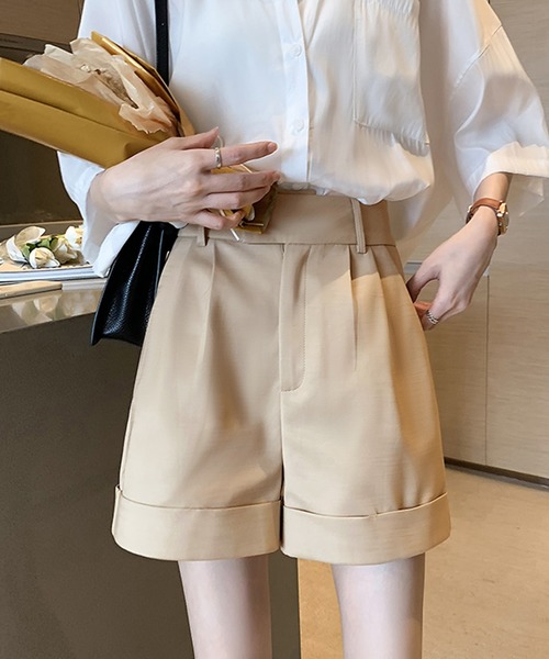 Grandeir(グランディール)の「フロントタック ショートパンツ(その他パンツ・レディース・ホワイト/ブラック/ベージュ・M)」の20枚目の写真