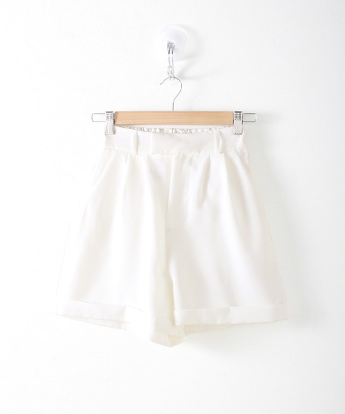 Grandeir(グランディール)の「フロントタック ショートパンツ(その他パンツ・レディース・ホワイト/ブラック/ベージュ・M)」の10枚目の写真