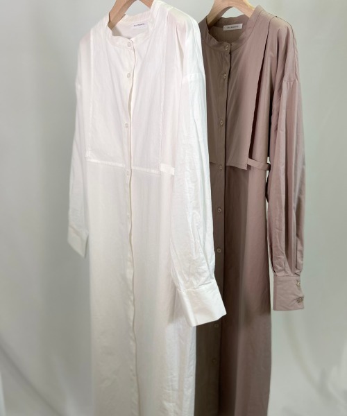 AZUL ENCANTO(アズールエンカント)の「ムネアテツキバンドカラーシャツOP(ワンピース・レディース・オフホワイト/ライトベージュ・FREE)」の3枚目の写真