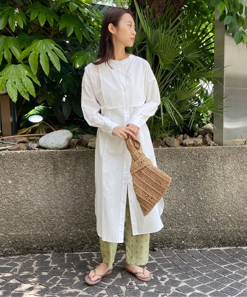 AZUL ENCANTO(アズールエンカント)の「ムネアテツキバンドカラーシャツOP(ワンピース・レディース・オフホワイト/ライトベージュ・FREE)」の21枚目の写真