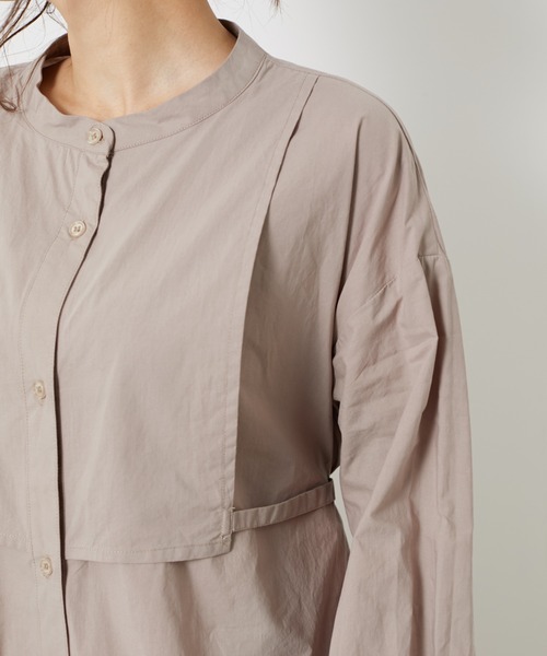 AZUL ENCANTO(アズールエンカント)の「ムネアテツキバンドカラーシャツOP(ワンピース・レディース・オフホワイト/ライトベージュ・FREE)」の8枚目の写真