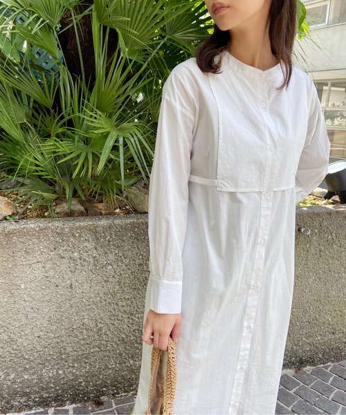 AZUL ENCANTO(アズールエンカント)の「ムネアテツキバンドカラーシャツOP(ワンピース・レディース・オフホワイト/ライトベージュ・FREE)」の20枚目の写真