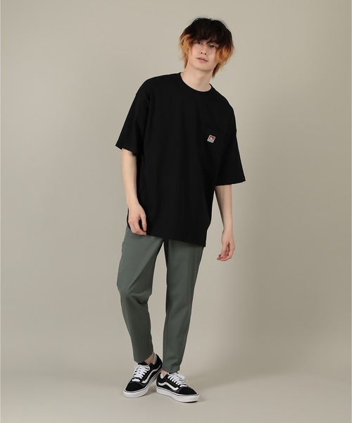 SlashDate(スラッシュデイト)の「【BENDAVIS/ベンデイビス】ゴリラロゴ付きポケット半袖ビッグTシャツ(Tシャツ/カットソー・メンズ・グレイッシュブルー/ホワイト/ダークブラウン/ブラック・M/L)」の6枚目の写真