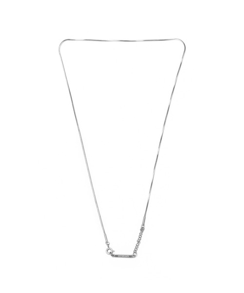 ANOTHERYOUTH（アナザーユース）の「【ANOTHERYOUTH/アナザーユース】bar pendant necklace/バーペンダントネックレス ロゴネックレス（ネックレス・メンズ・シルバー・ONE SIZE）」の4枚目の写真