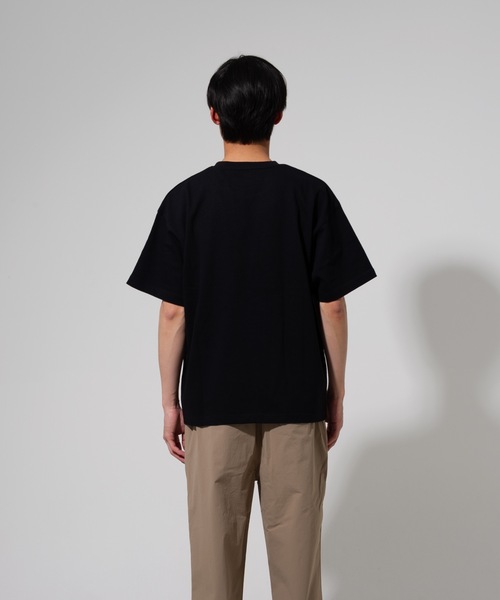 Blue Standard (ブルースタンダード)の「【BLUE STANDARD】オーガニックコットン 無地 ビッグシルエットTシャツ(Tシャツ/カットソー・メンズ・ホワイト/オリーブ/ベージュ/ブラック/ブルー・X-LARGE/LARGE/MEDIUM)」の15枚目の写真