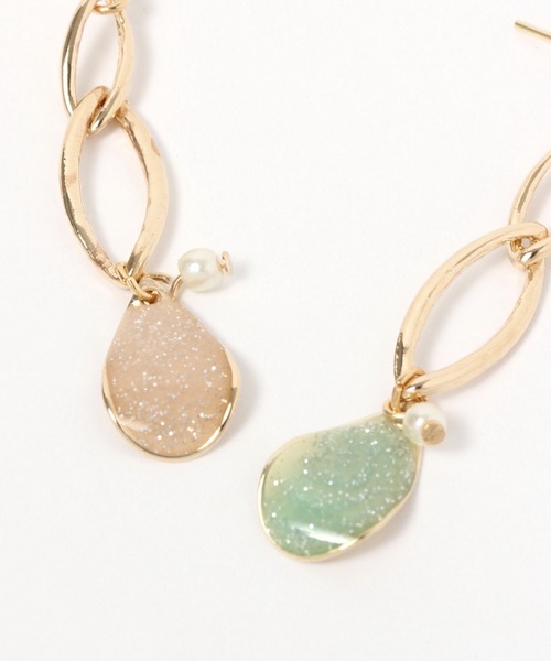 LAKOLE（ラコレ）の「チェーンエポドロップピアス / 948495（ピアス（両耳用）・レディース・ピンク/ライトグリーン・FREE）」の4枚目の写真