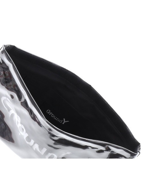 Yohji Yamamoto(ヨウジヤマモト)の「【GROUND Y】VINYL CHLORIDE CLUTCH(ハンドバッグ・メンズ・ブラック/ブルー・ONE SIZE)」の5枚目の写真